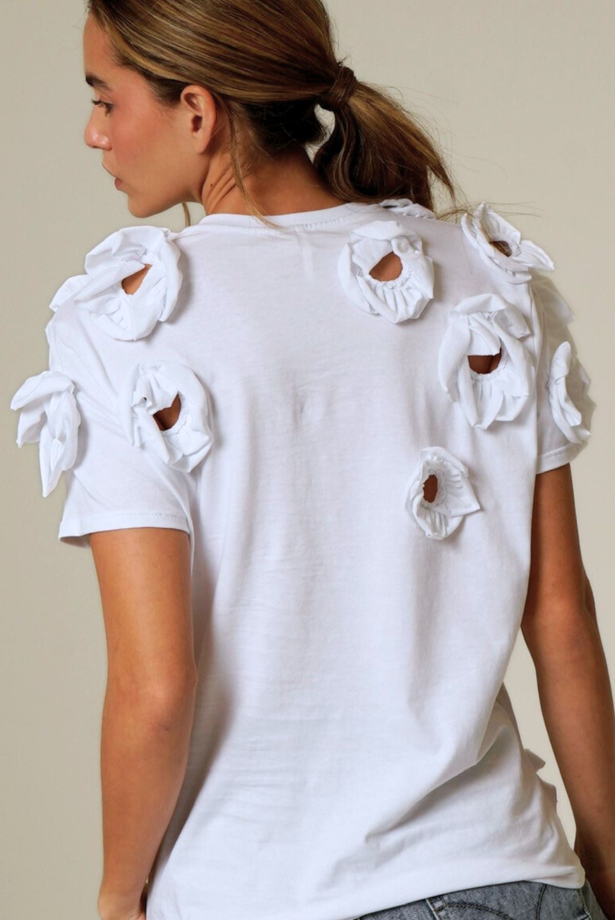 T-SHIRT WITH FLORAL DESIGN
